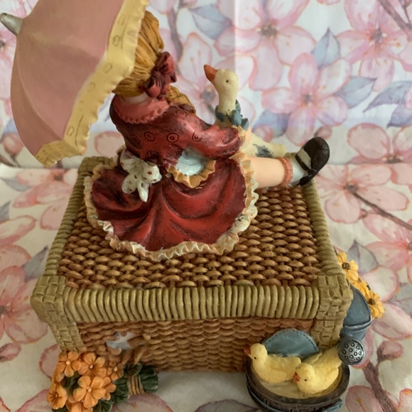 Trinket box , sweety girl and goose - Picture 5 of 5